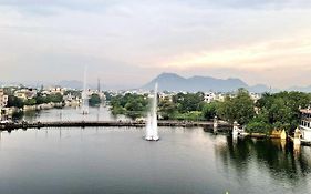 Antariksh -A Beautiful Homestay Near Lake Pichhola